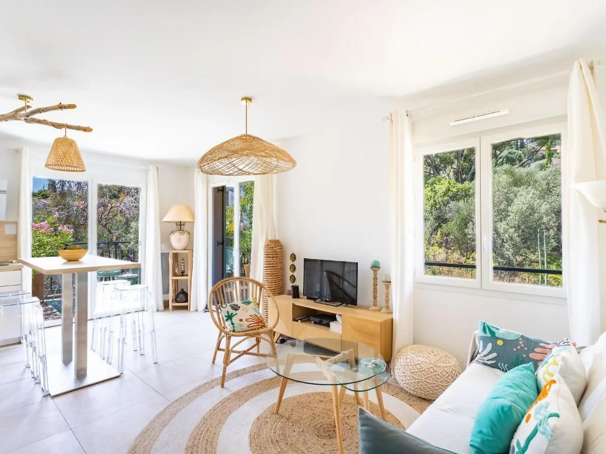בורם-לה-מימוזה Apartment Le Clos Jardin-3 By Interhome 0*,  צרפת